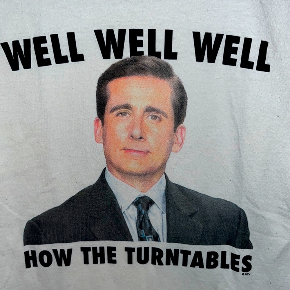 The Office Well Well Well T-shirt. How the Turntables! Sz S